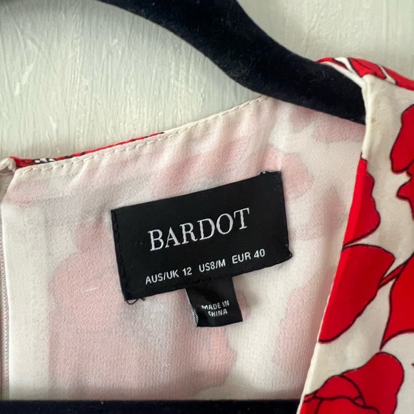 Perfect Floral Red and White tie-waist Dress - Picture 9 of 14